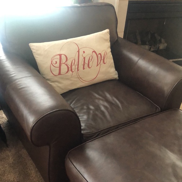Believe lumbar Christmas pillow - Picture 5 of 5